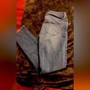 Blue jeans size 4/27R